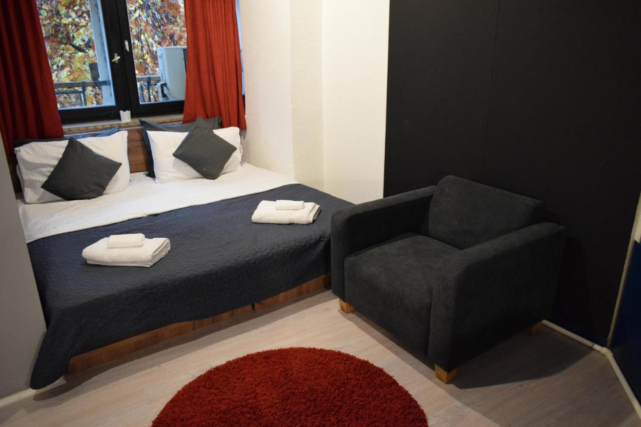 M - Square Private Rooms Escópia Exterior foto