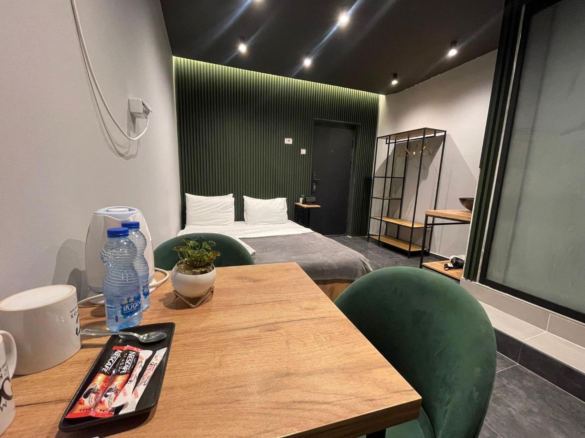 M - Square Private Rooms Escópia Quarto foto