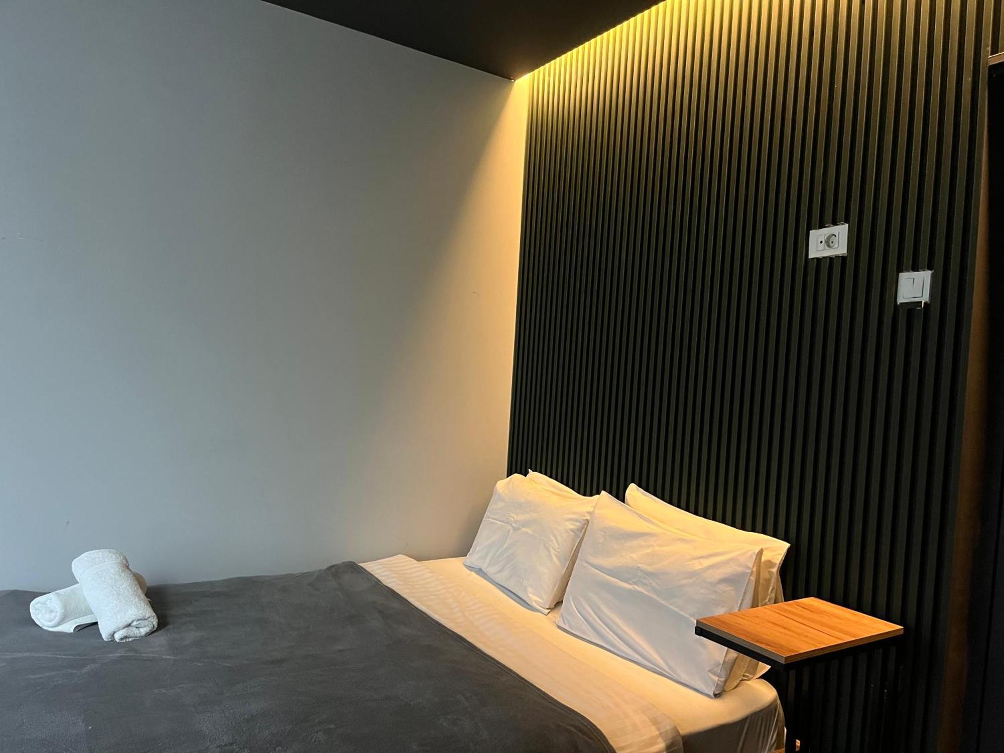 M - Square Private Rooms Escópia Quarto foto
